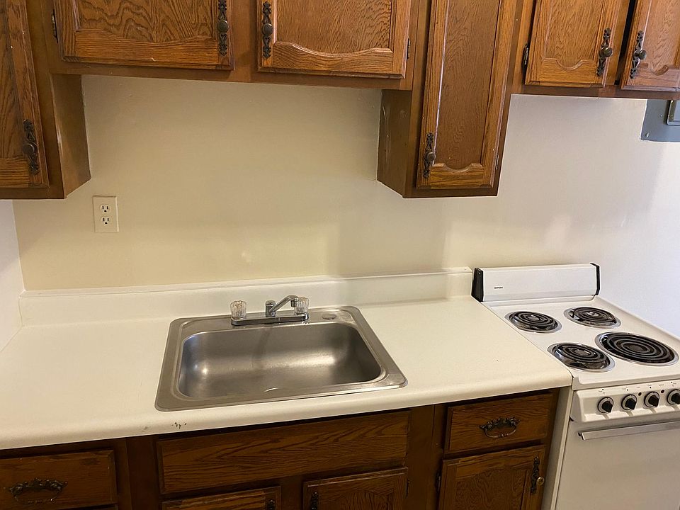 2nd image of 115 Algonquin St #2
