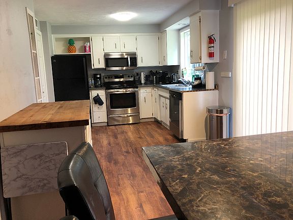 3rd image of 1424 Kimtah Ct NE #B