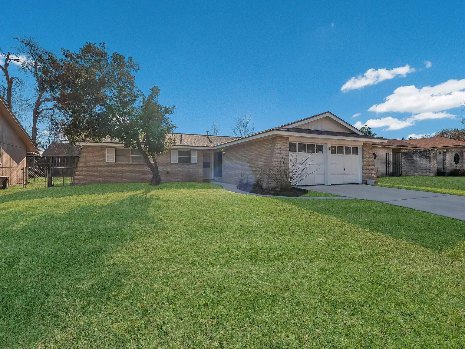 3 bed, 1196 sqft, $1,625 — Photo 2