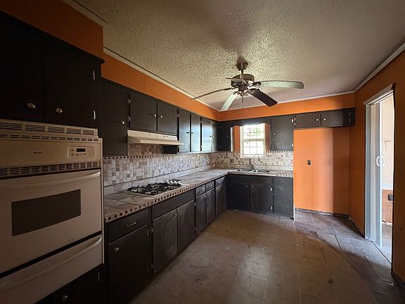 4th image of 206 Tennessee Ave