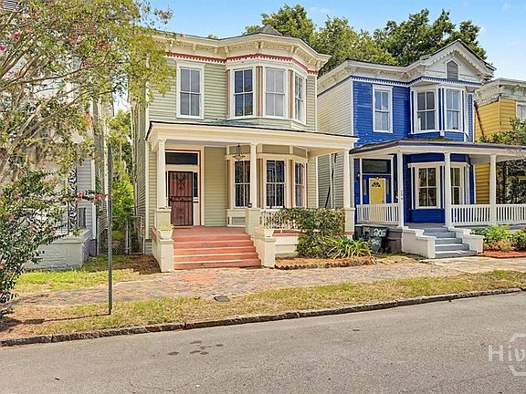 2nd image of 208 W 39th Street
