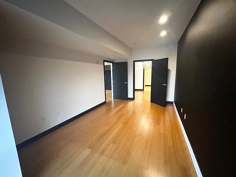 3970 N Interstate Ave #404 — Photo 12