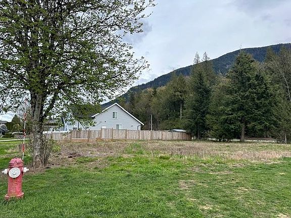4th image of 839 Myng Cres