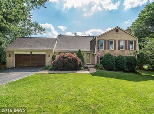 206 Paris Ct SW, Vienna, VA 22180