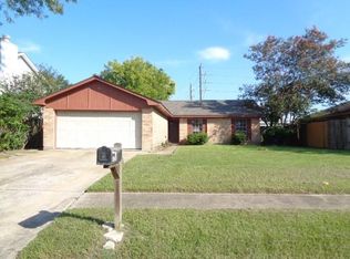 4358 Queens Retreat Dr, Houston, TX 77066