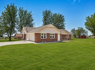 504 E 2nd St, Calumet, OK 73014