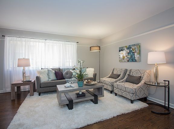 3rd image of 4416 N Greenview Ave #C