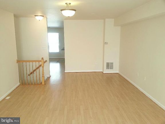 3rd image of 11328 King George Dr