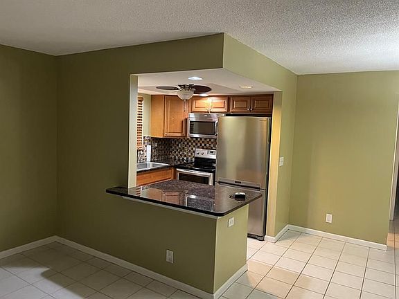 3rd image of 327 Sheffield N