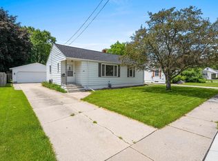 1197 Langlade Ave, Green Bay, WI 54304