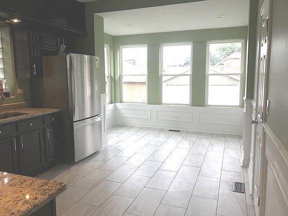 4th image of 1922 S 60th Ct