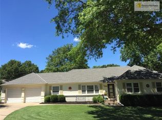 1104 W 99th Ter, Kansas City, MO 64114