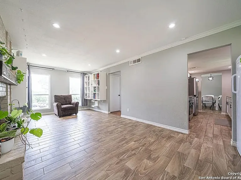 4515 Golf View Dr — Photo 6