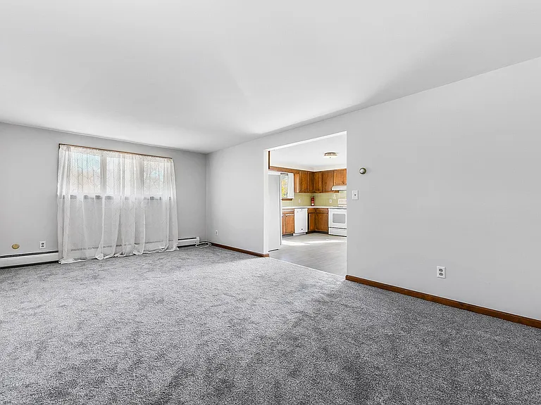 92 Gordon St — Photo 9