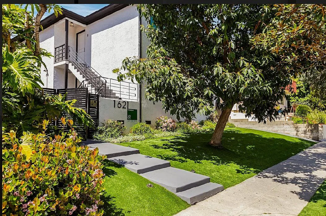 Building Photo - 1621 Glendon Ave #1