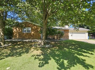 1011 Blueberry Hill Ave, Mount Vernon, IL 62864