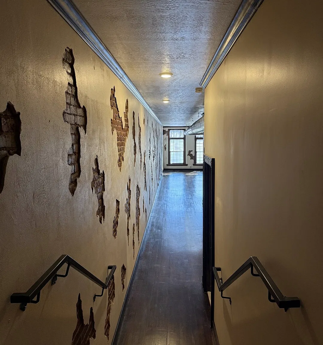 2 bed, 1900 sqft, $1,400 — Photo 2
