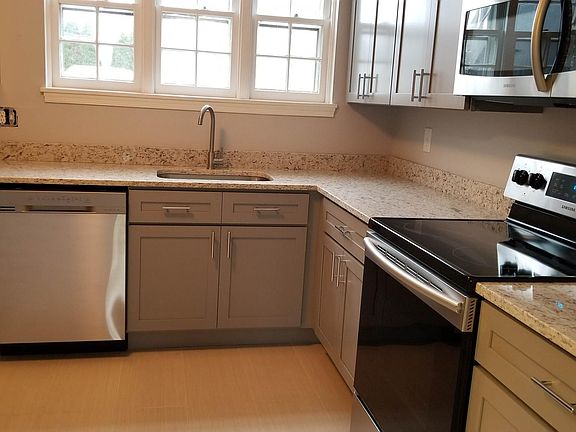 5th image of 14376 Avocado Ct