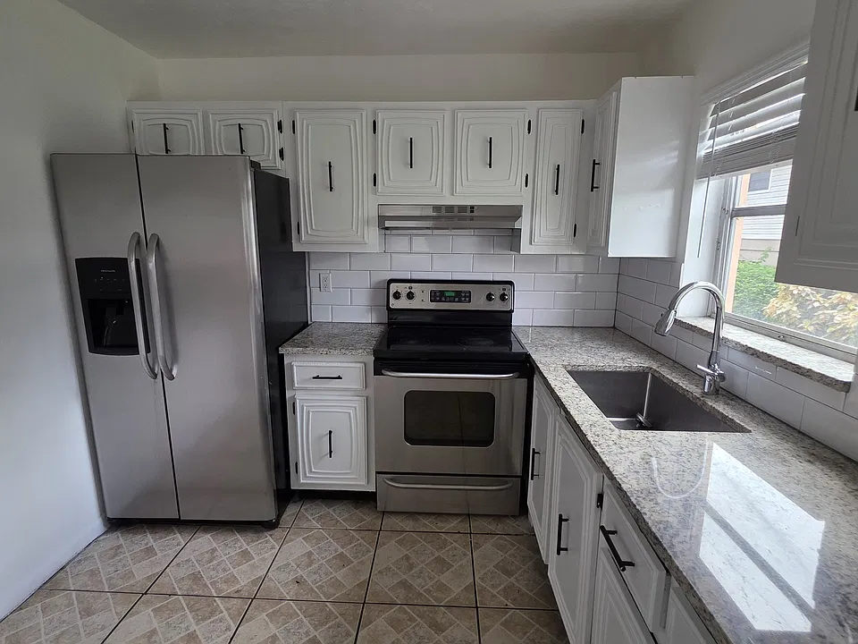 231 N B St #7