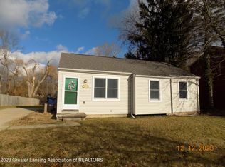 2431 E Provincial House Dr, Lansing, MI 48910