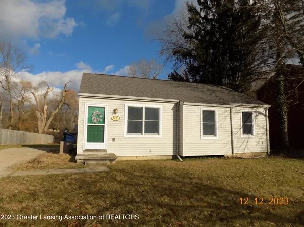 2431 E Provincial House Dr, Lansing, MI 48910