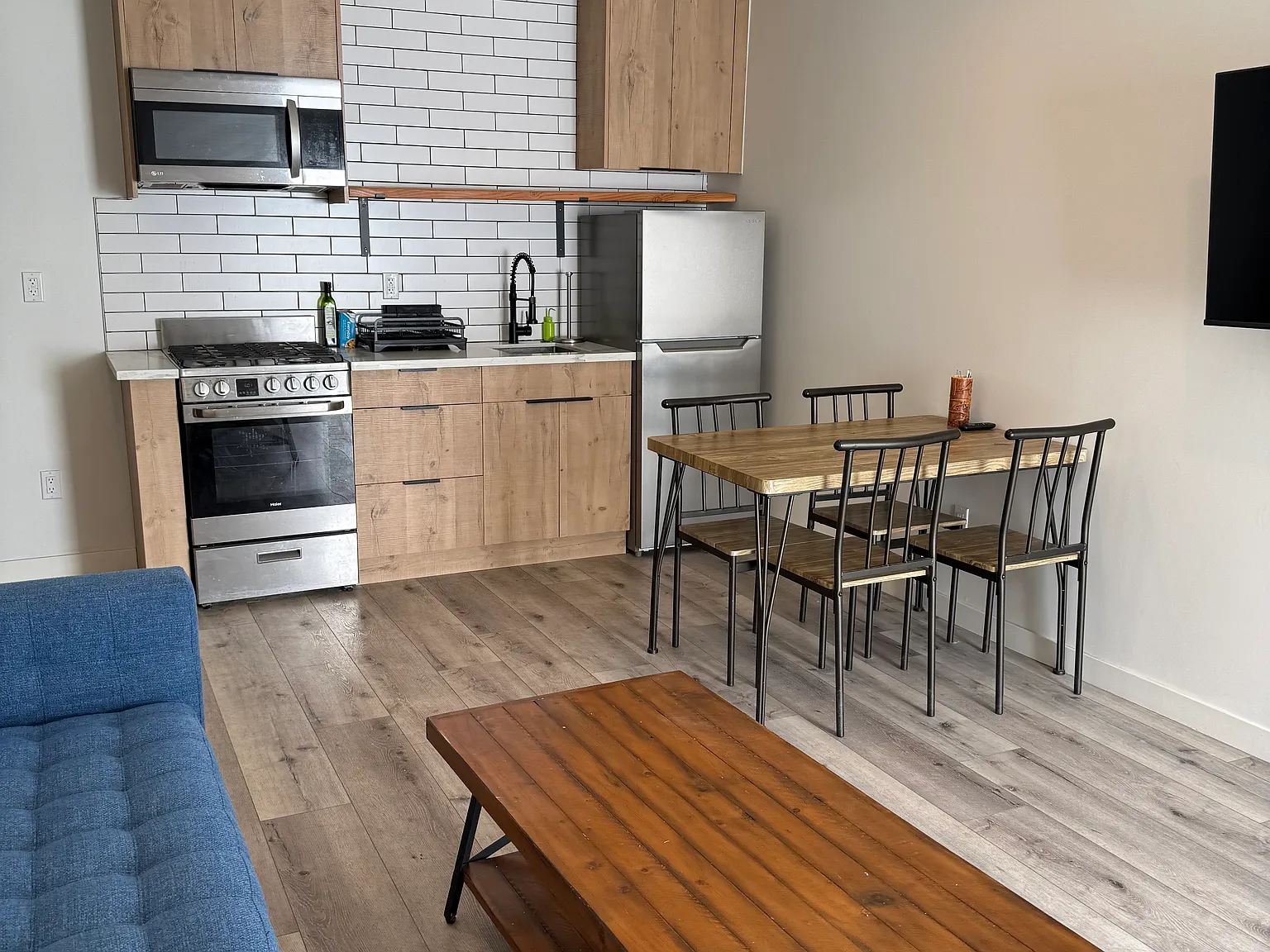 1 bed, 400 sqft, $2,200 — Photo 4