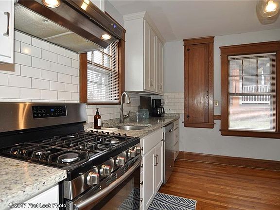 5th image of 1118 Narragansett Blvd