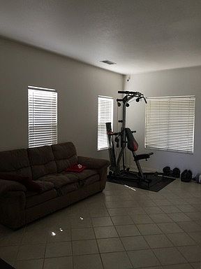 3rd image of 32398 Gardenvail Dr