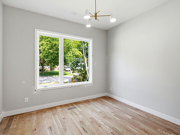 5th image of 1809 Bennett St
