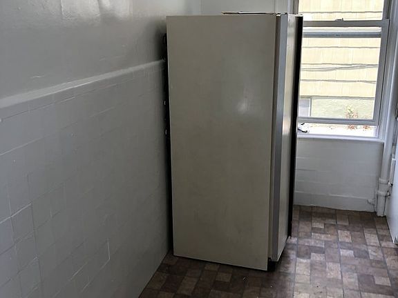 4th image of 8728 123rd St #1