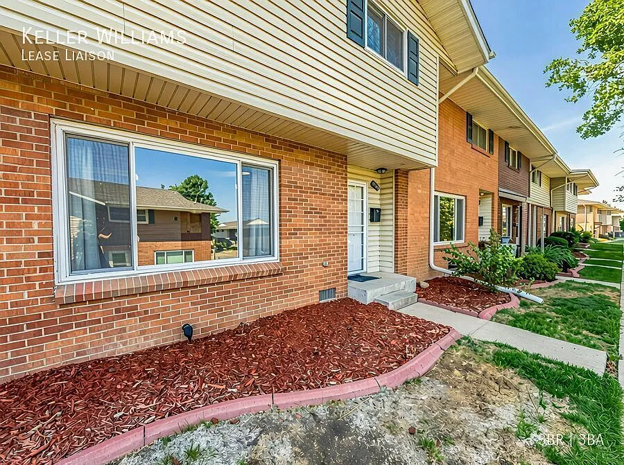 9239 E Nassau Ave
