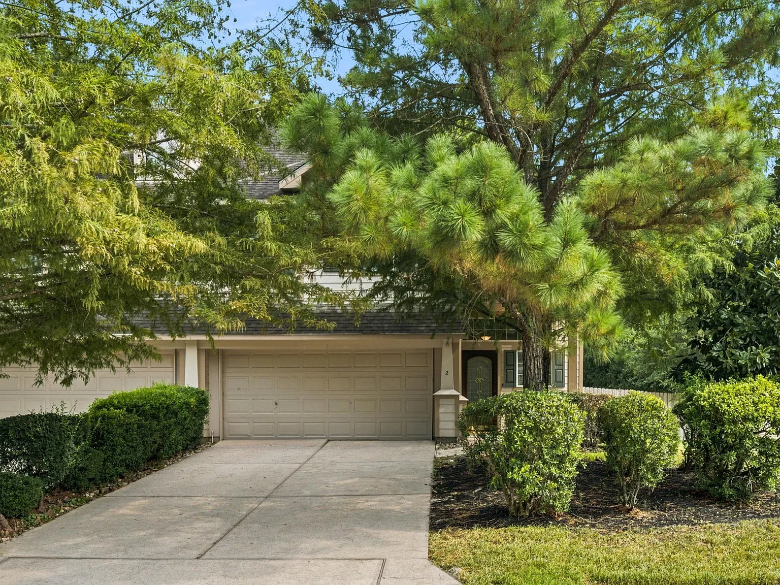 3 bed, 2.5 bath, 2068 sqft, $2,850 — Photo 2