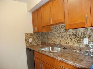 9432 Woodbridge Rd, Philadelphia, PA 19114