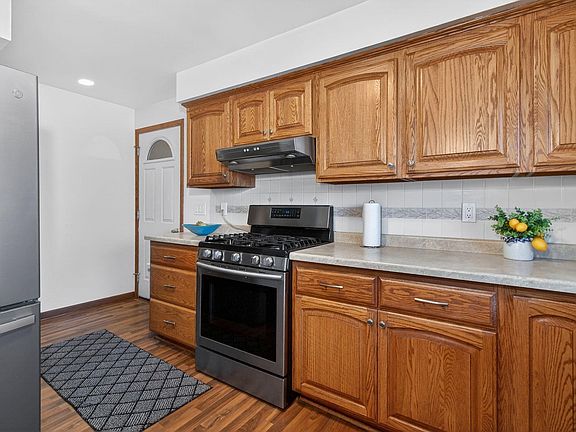 3rd image of 1201 Appleton St