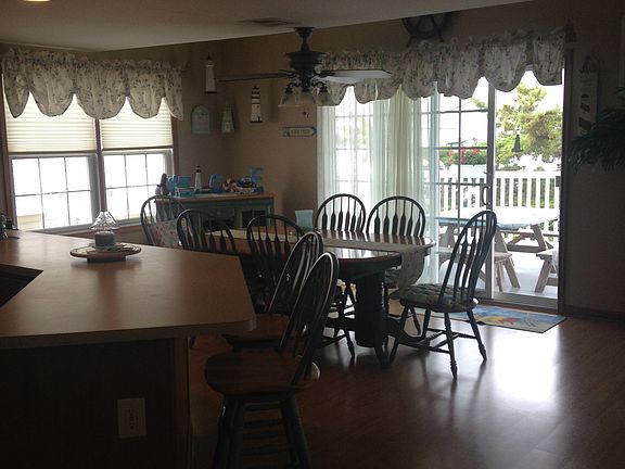 4th image of 129 55th St #S