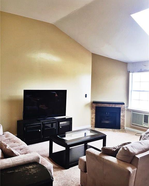 1st image of 24 Lexington Hill 6 #6