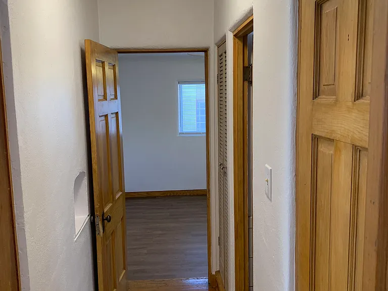 Spectacular 1 Bedroom Casita Near UNM - in Gorgeous, Private Compound — Photo 31