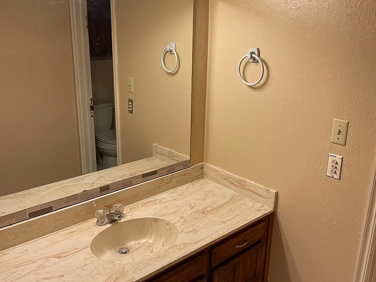 800 N Parkview Cir — Photo 13