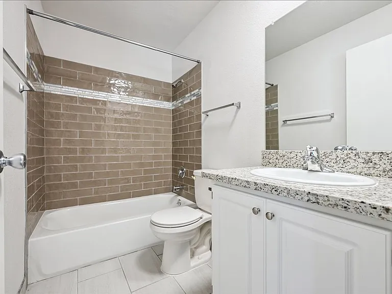 7051 Bowling Dr — Photo 4