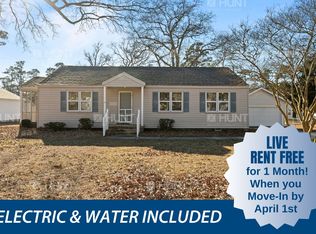 3116 Eden St, Camp Lejeune, NC 28547