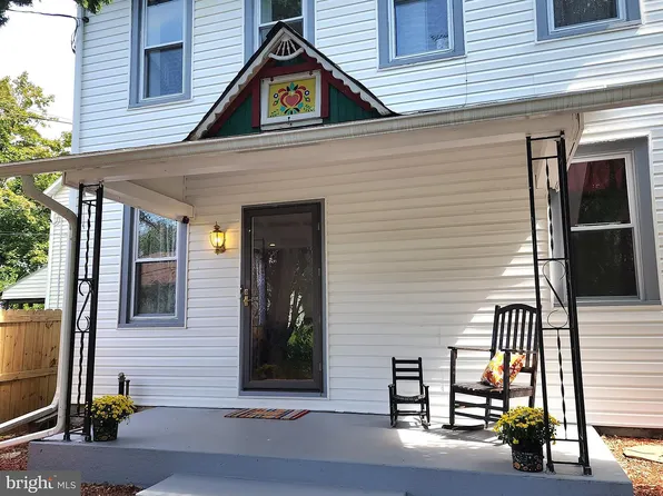 17 Barclay St, Mertztown, PA 19539