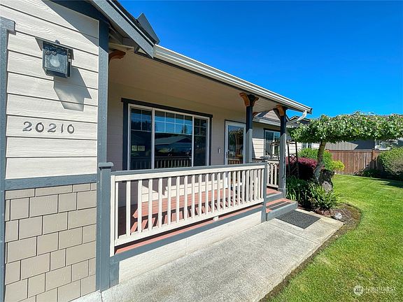 3rd image of 20210 White Rock Loop SE