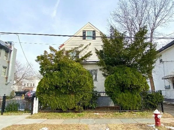 431 S 8th Ave, Mount Vernon, NY 10550