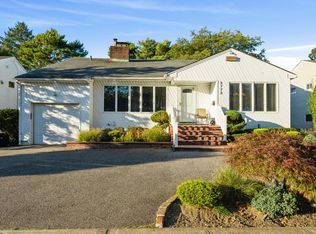 2773 Beatrice Ln, Bellmore, NY 11710