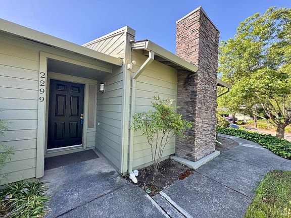 2nd image of 2299 Knolls Drive