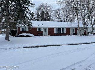 23366 Torrey St, Armada, MI 48005