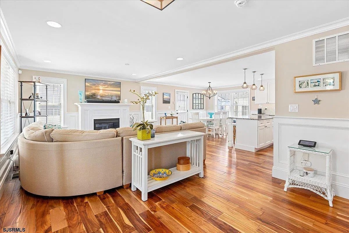 4 bed, 3.0 bath, $64,000 — Photo 4