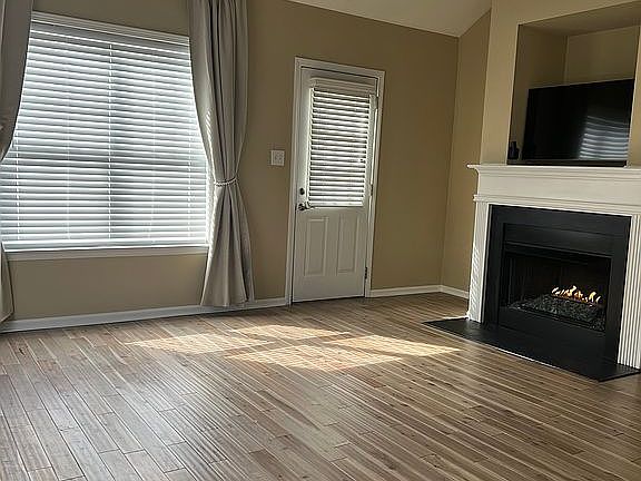 4th image of 16870 Bridgeton Ln