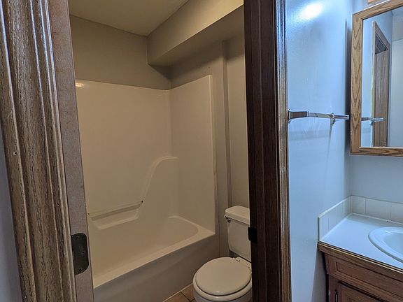 5th image of 717 Michigan St #717