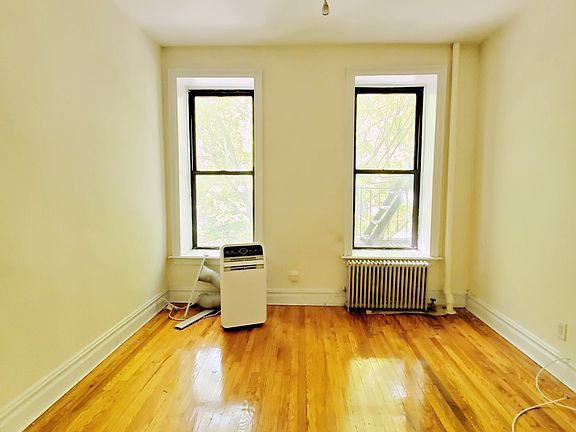 4th image of 411 E 6th St APT 2A